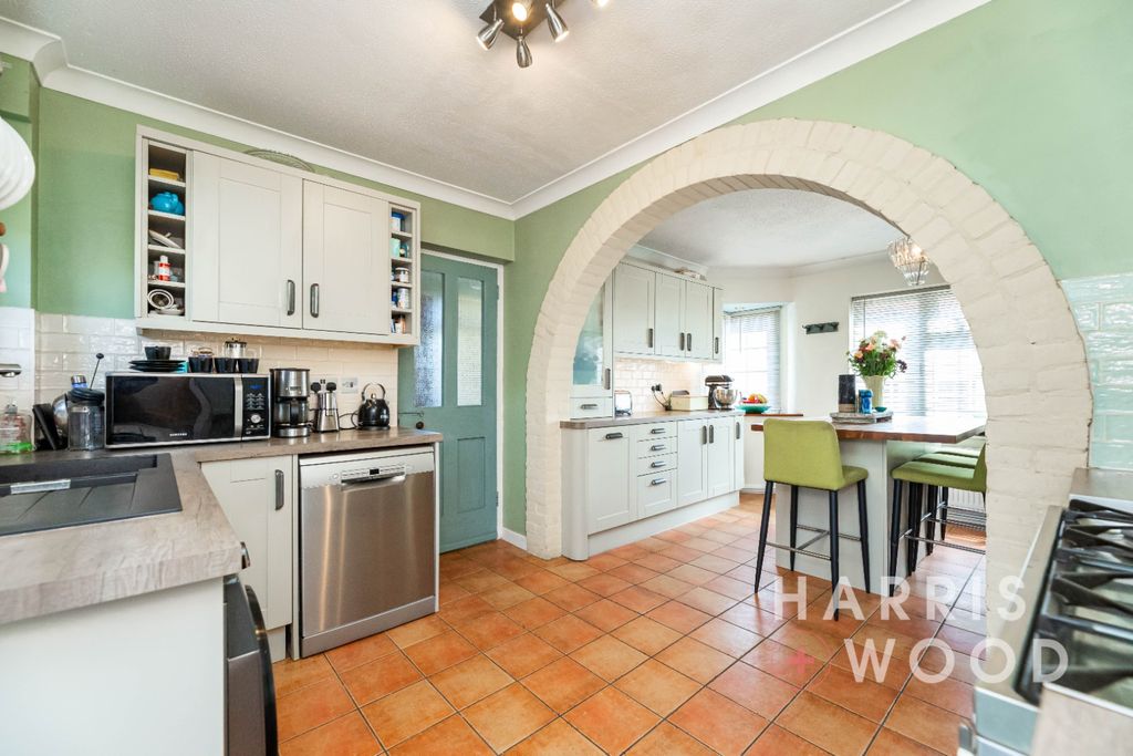 Property photo 2 of 34 4207011