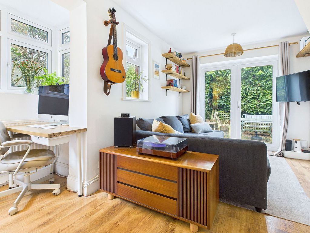 Property photo 2 of 30