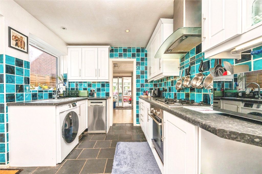 Property photo 3 of 23 Kitchen