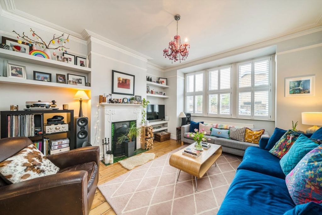 Property photo 2 of 11