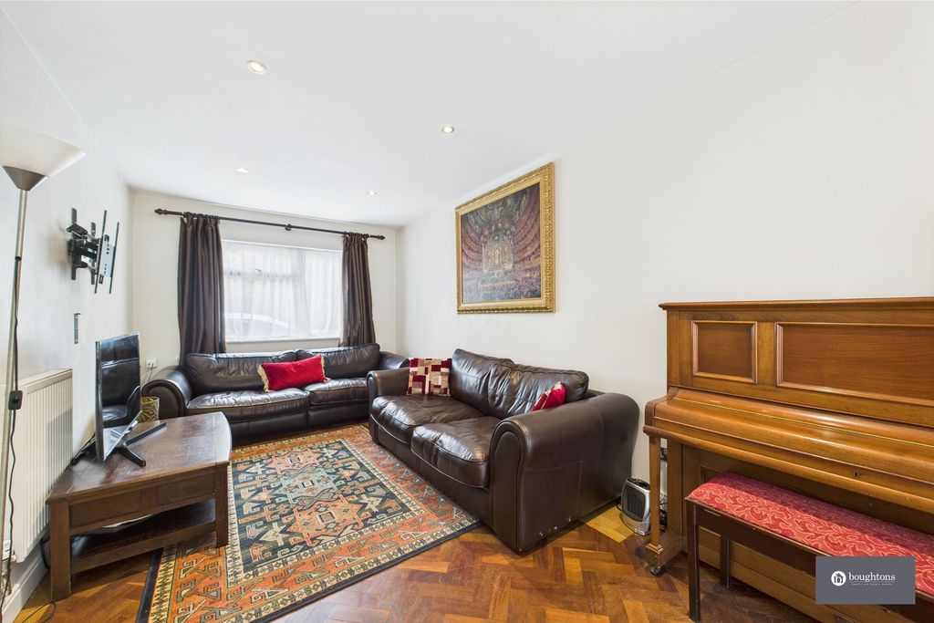 Property photo 2 of 18