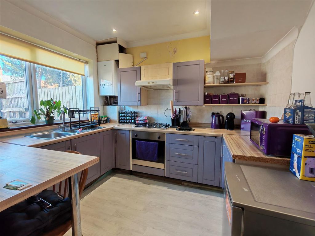 Property photo 2 of 16 11247.Jpg