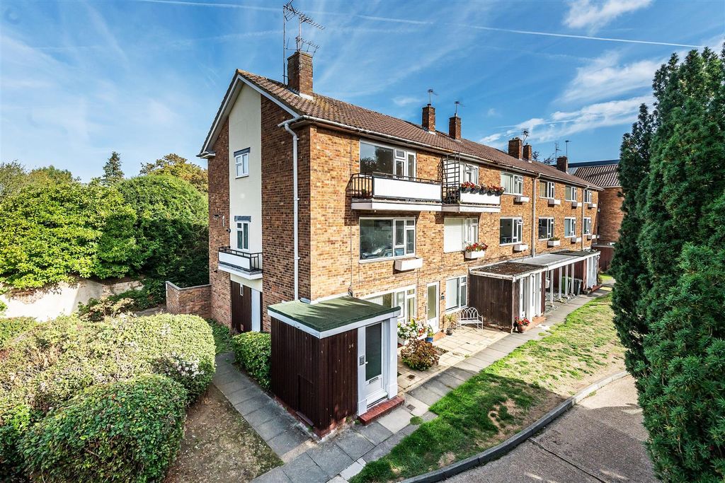Property photo 1 of 13 36-Linden-Court-5.Jpg