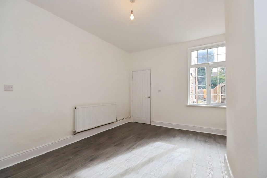 Property photo 3 of 17 Pbox-Img.Jpg