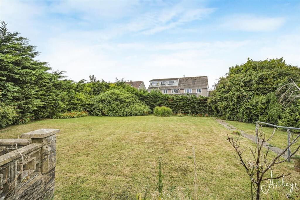 Property photo 2 of 26