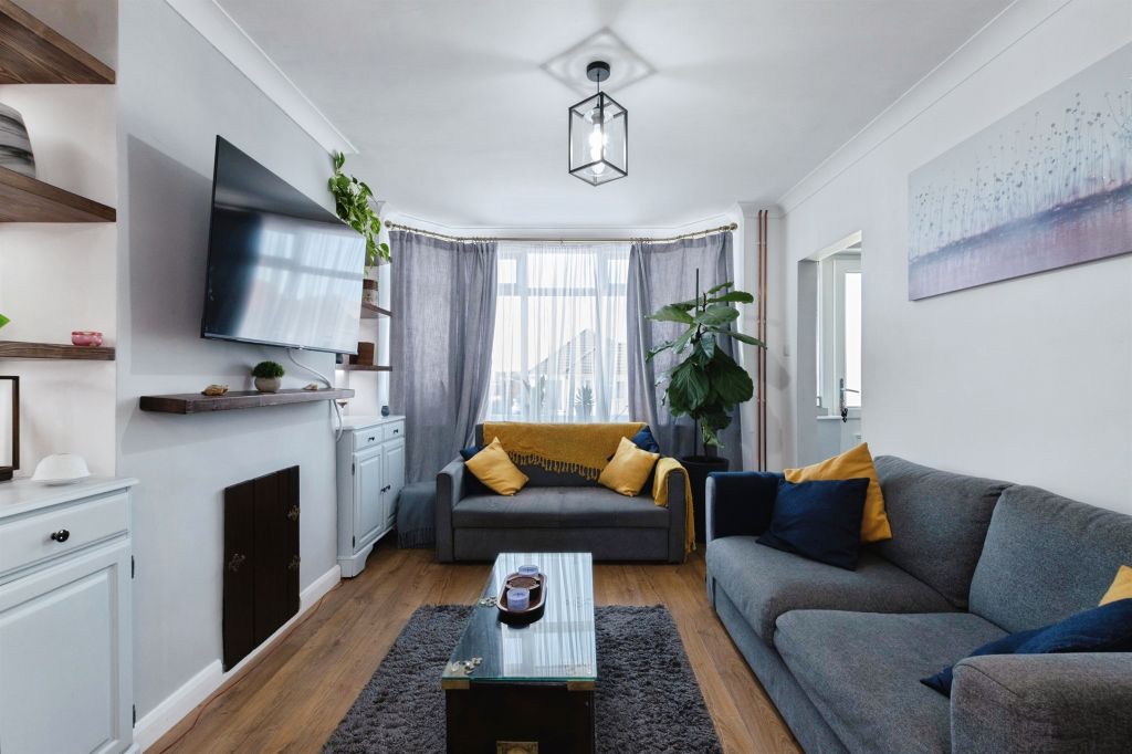 Property photo 2 of 19