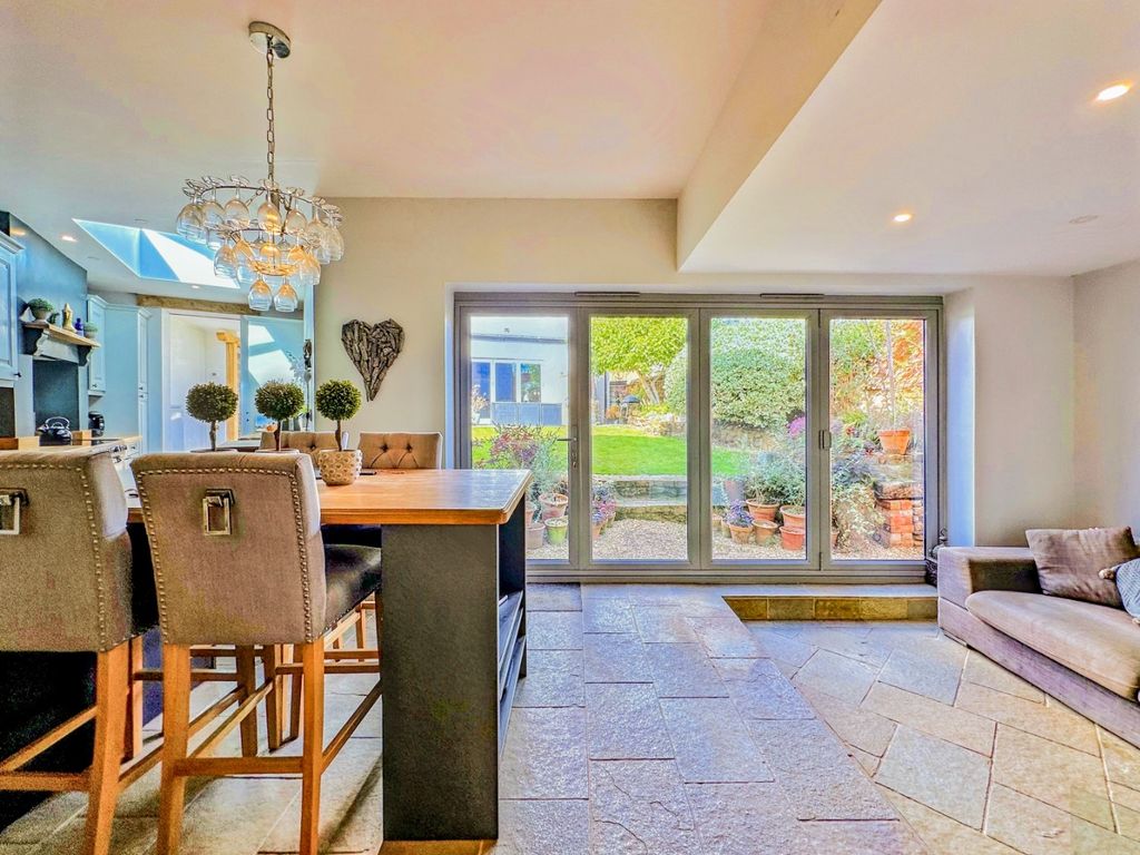 Property photo 3 of 55 4429915