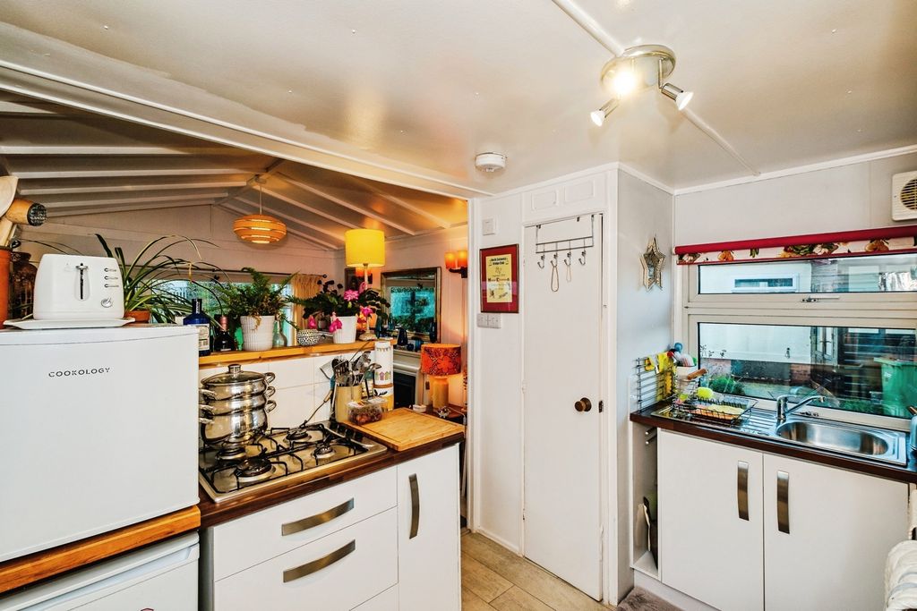Property photo 3 of 17 Pbox-Img.Jpg
