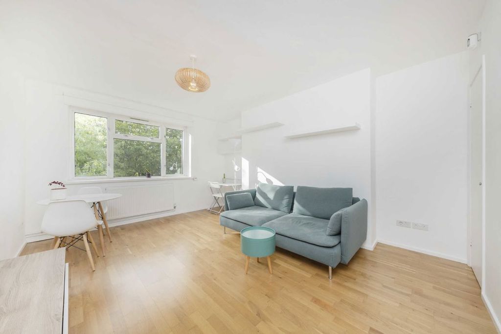 Property photo 1 of 5