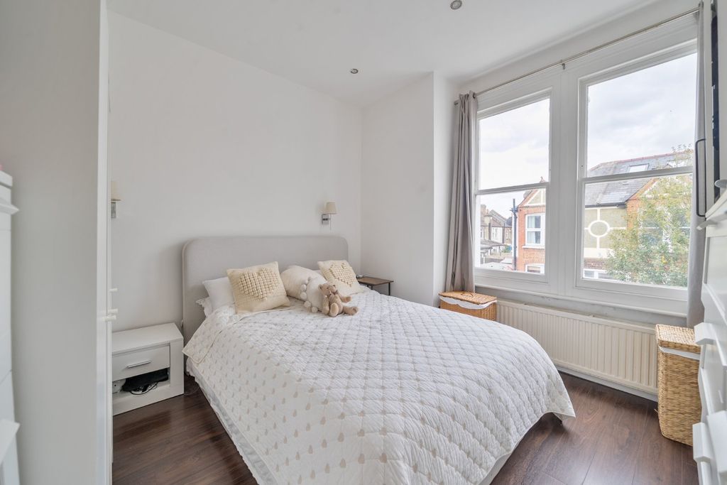 Property photo 3 of 9 Picture No. 17