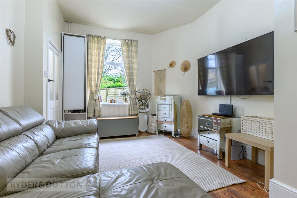 Property photo 3 of 19 Living Room