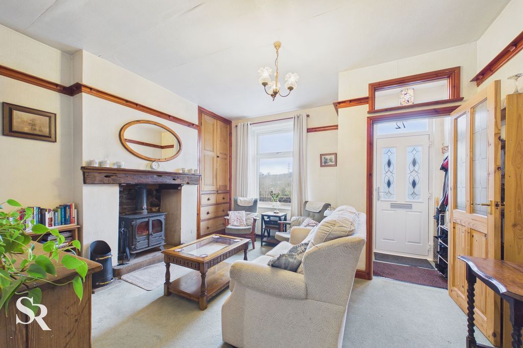 Property photo 2 of 32