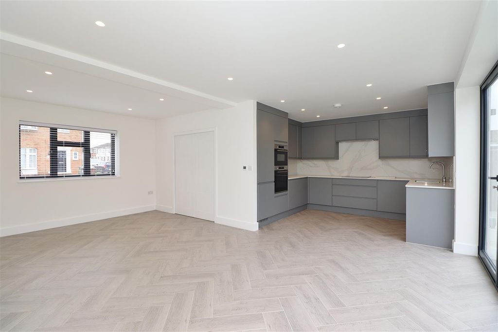 Property photo 2 of 33 Img_5571.Jpg