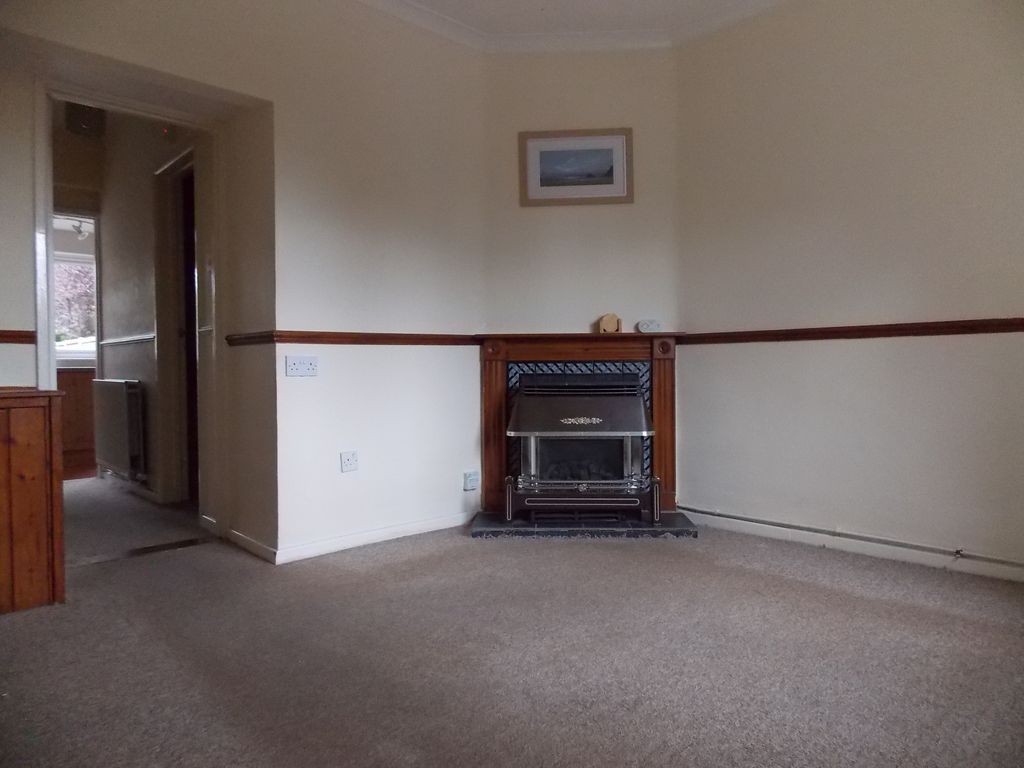 Property photo 2 of 7 Living Room