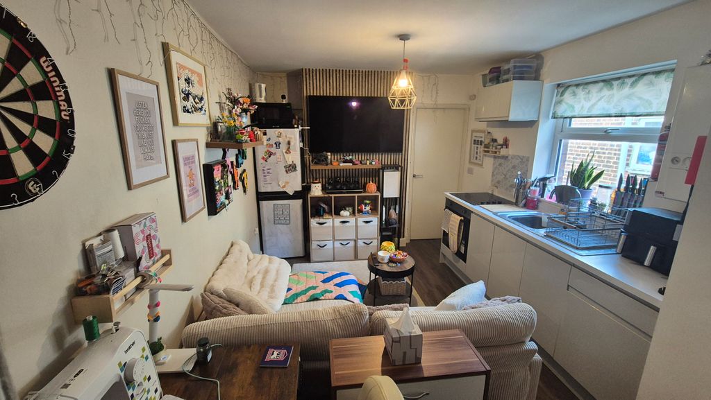 Property photo 3 of 6 Living Room