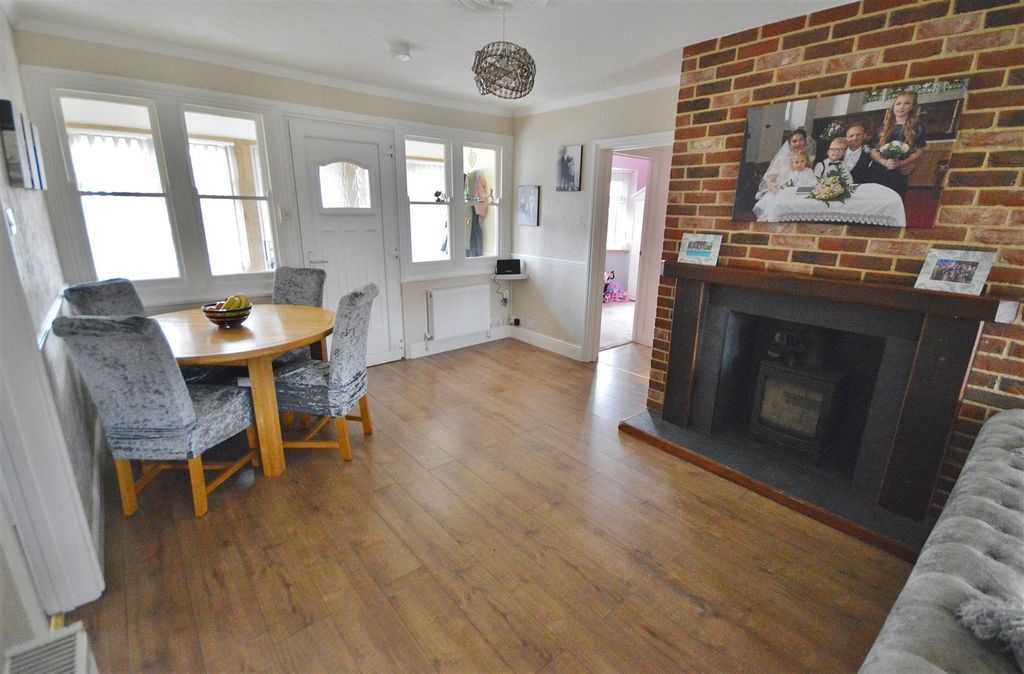 Property photo 3 of 17 Lounge Diner