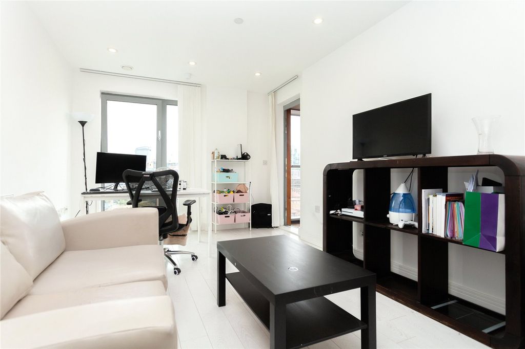 Property photo 2 of 17
