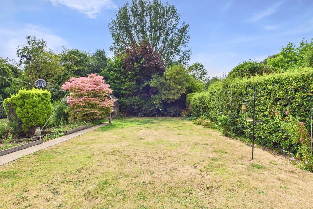 Property photo 2 of 14 Cam02279G0-Pr0157-Still016