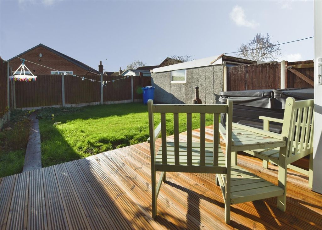 Property photo 3 of 18 703922c1-Garden 20A.Jpg