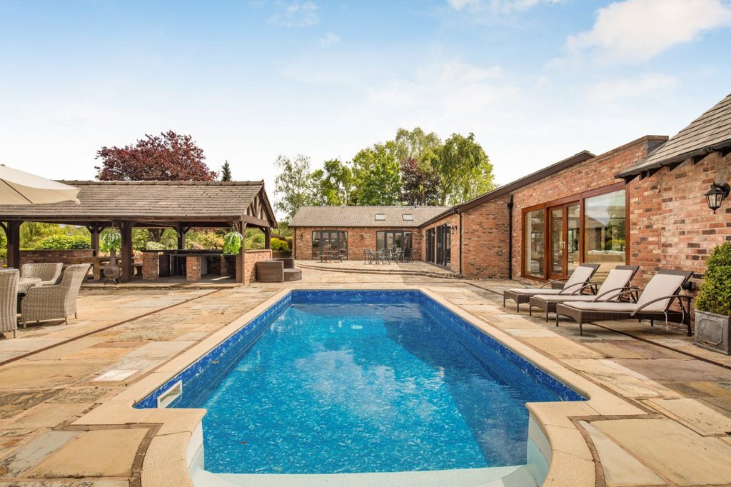 Additional image 18 of 7 bed equestrian for salePark Lane, Higher Walton, Warrington, Cheshire WA4