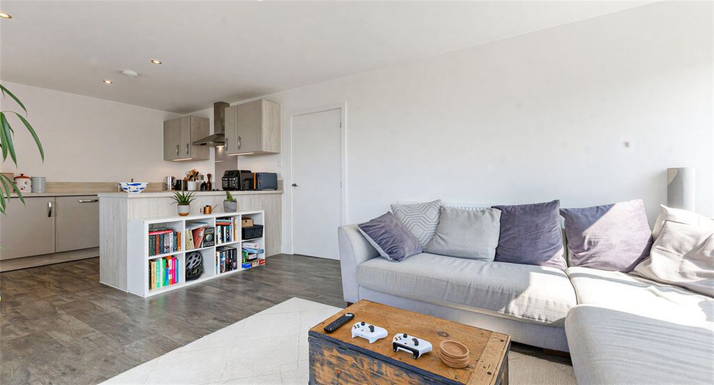 Property photo 3 of 11 Picture No. 12