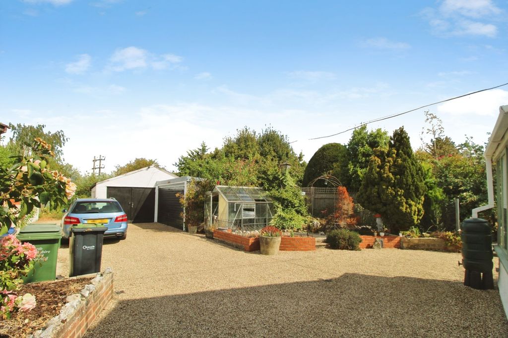 Property photo 3 of 19
