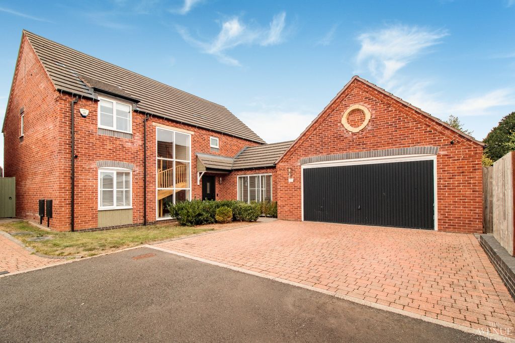 Property photo 2 of 39 4423007