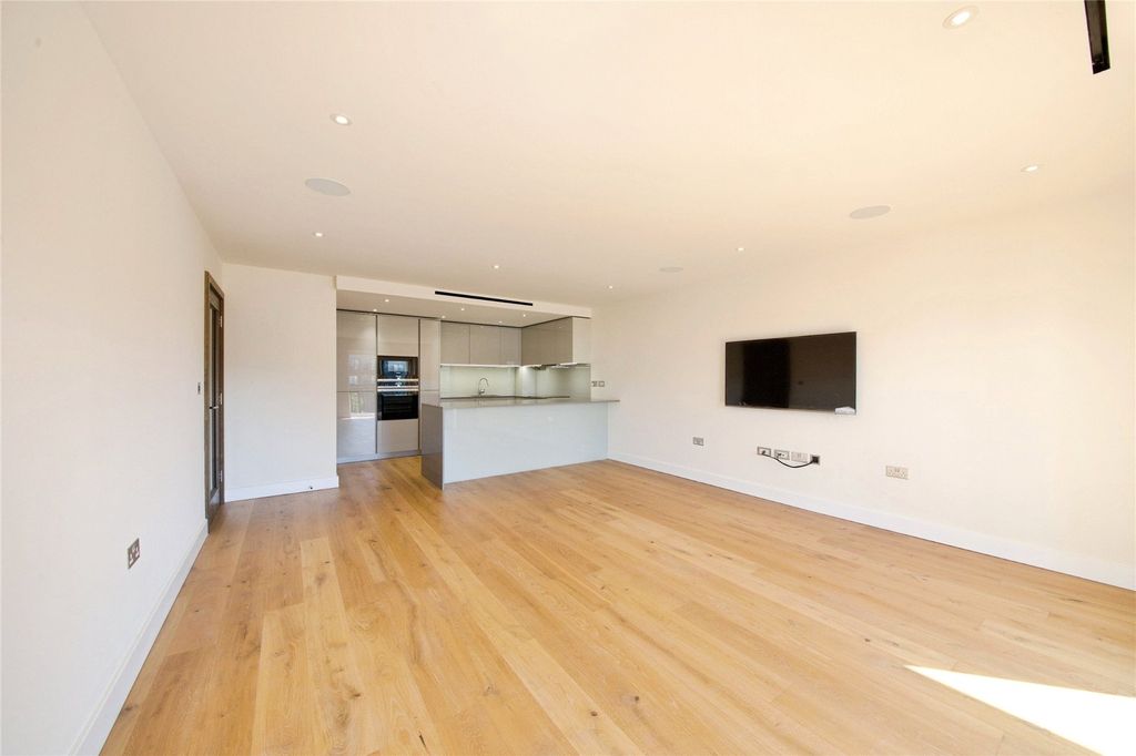 Property photo 3 of 21 Picture No. 18