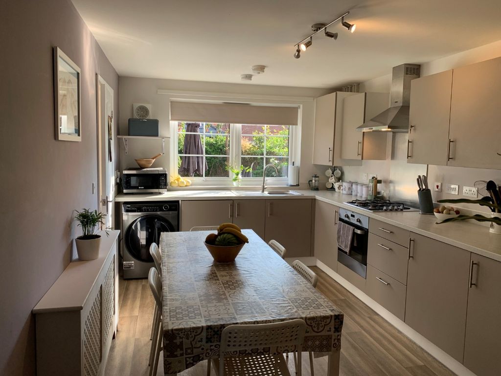 Property photo 2 of 10 5170241