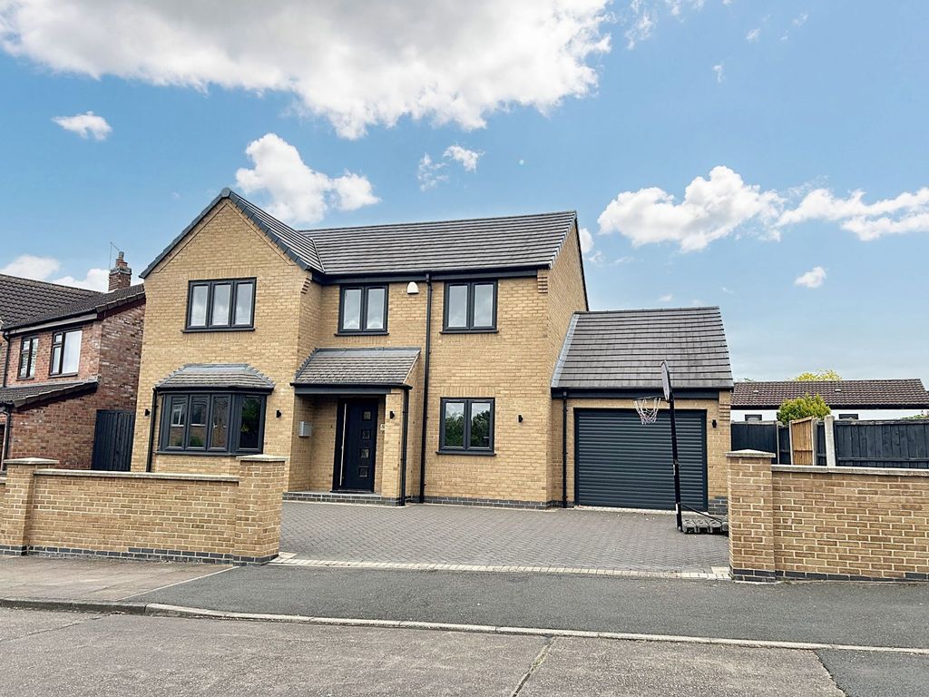 Property photo 1 of 33