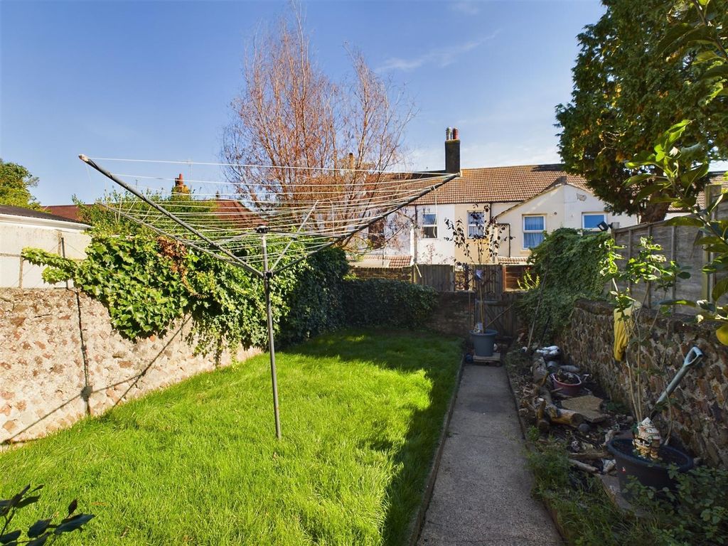 Property photo 3 of 10