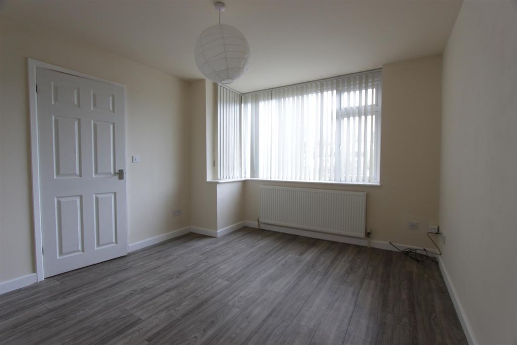 Property photo 2 of 12 Front Room.Jpg