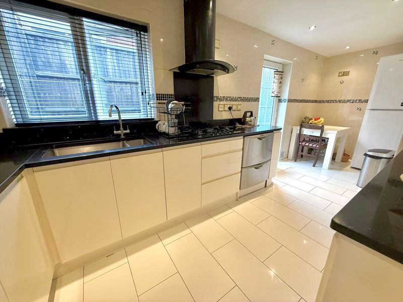 Property photo 3 of 16 Kitchen