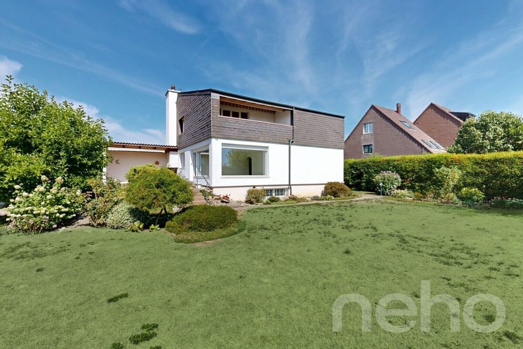 Property photo 1 of 12