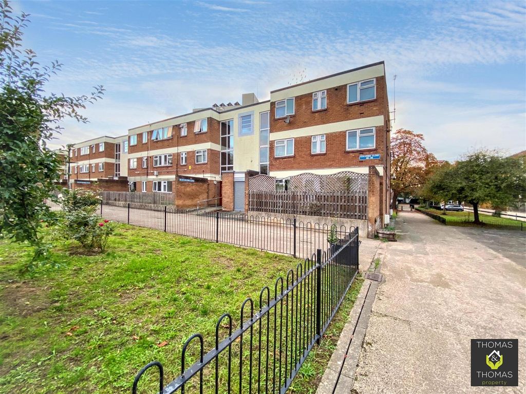 Property photo 2 of 14