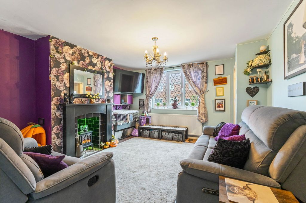 Property photo 2 of 21