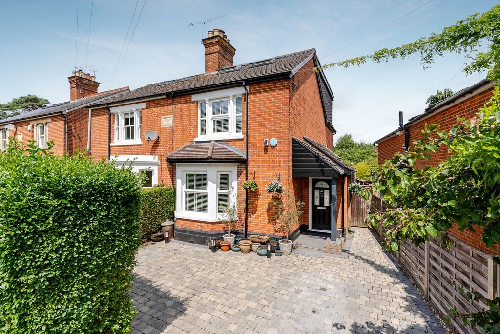 Property photo 1 of 11