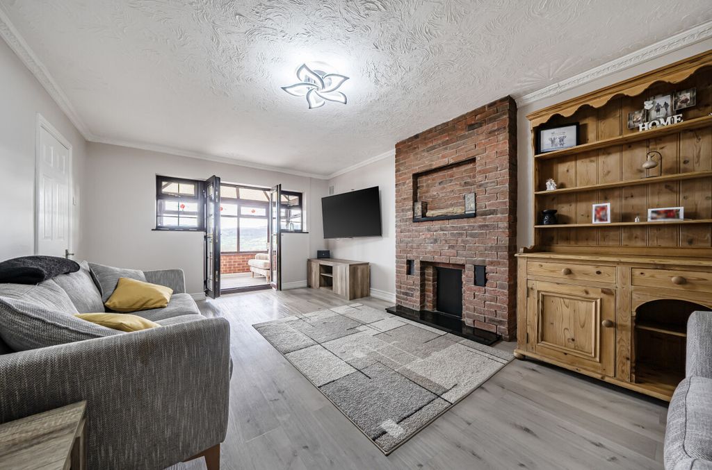 Property photo 3 of 24 1419720-12-69A592...