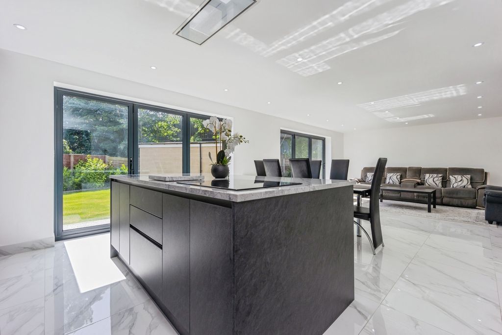 Property photo 2 of 50 Pbox-Img.Jpg