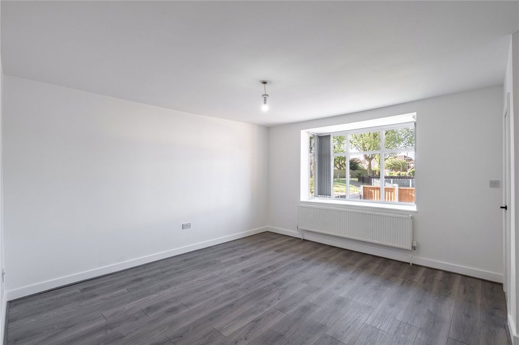 Property photo 3 of 24 Picture No. 12