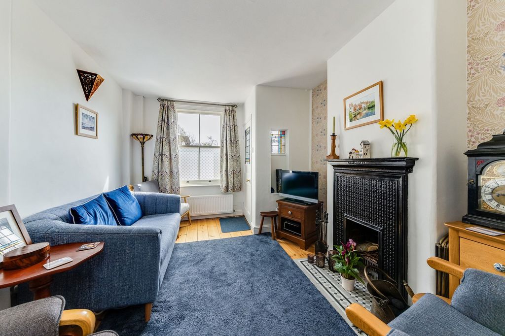 Property photo 2 of 23