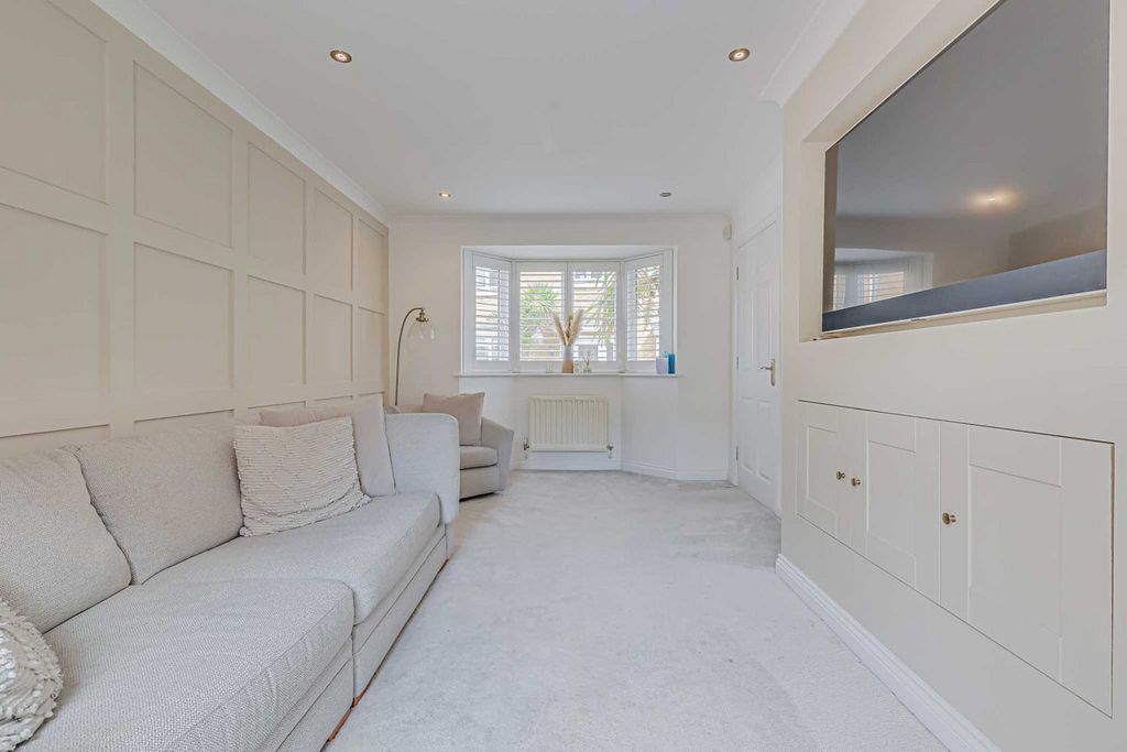 Property photo 2 of 26