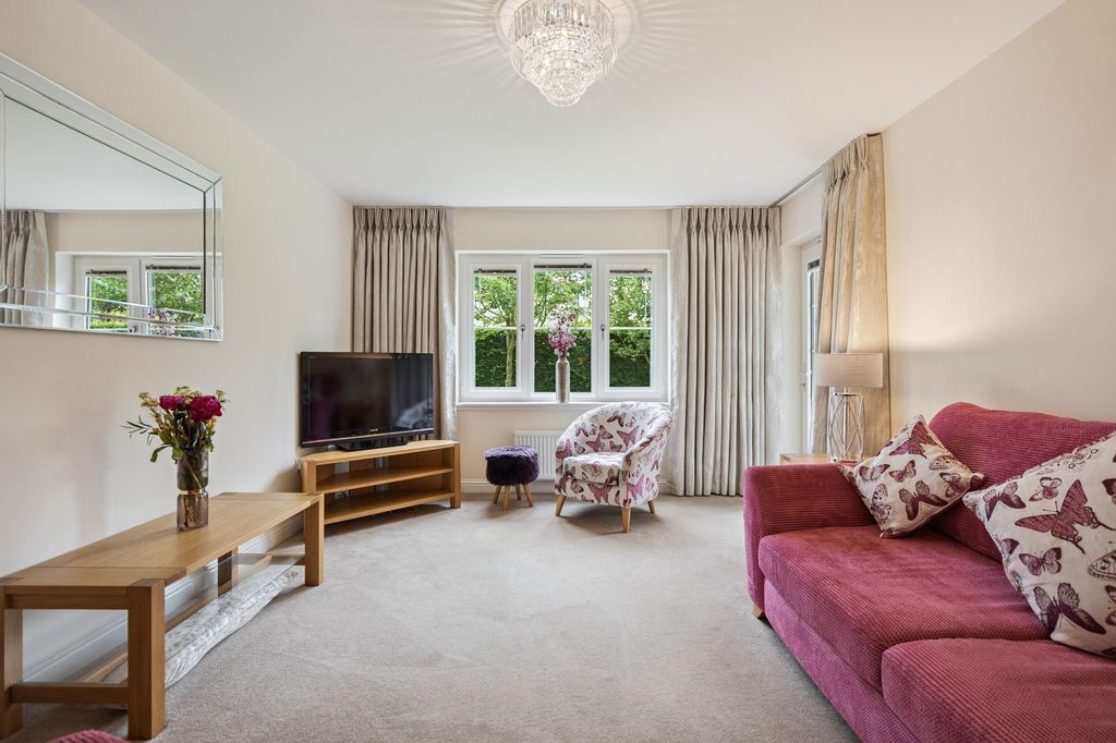 Additional image 4 of 2 bed flat for saleRollock Street, Stirling FK8