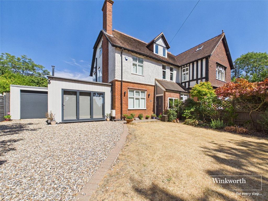 Property photo 1 of 36 Picture No. 04