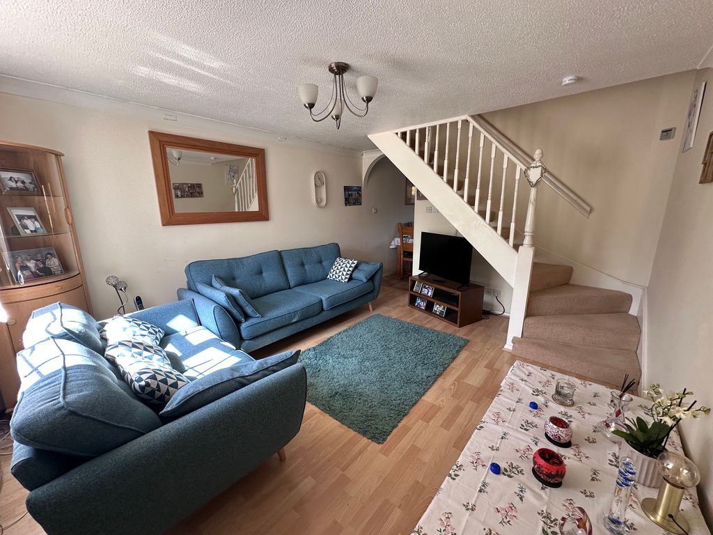 Property photo 2 of 8