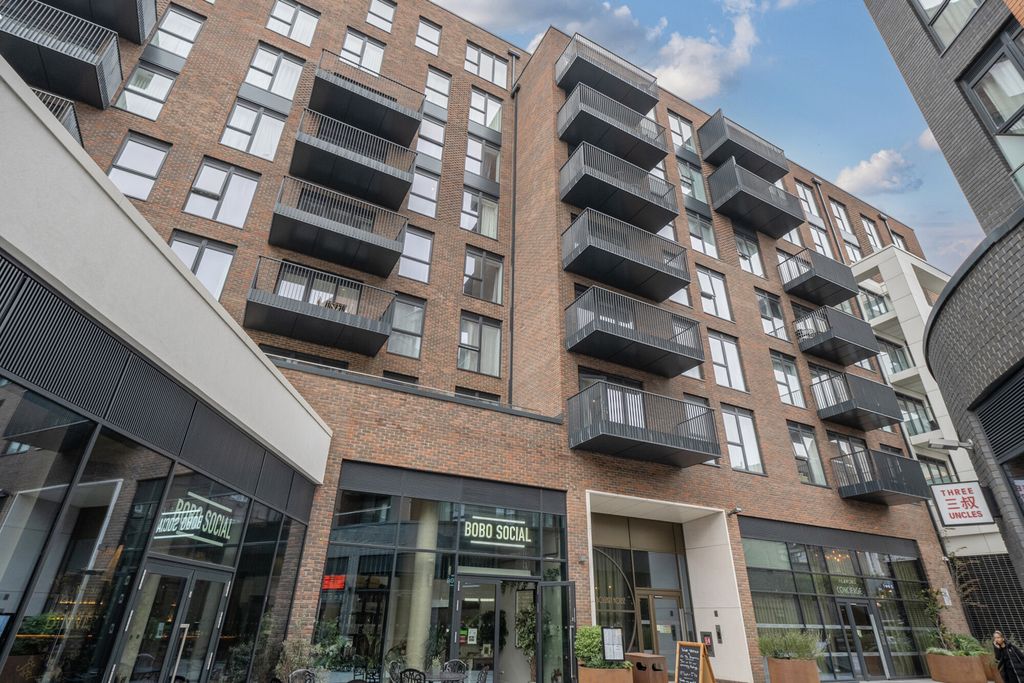 Property photo 3 of 21 1350478-1-68Cac3E...