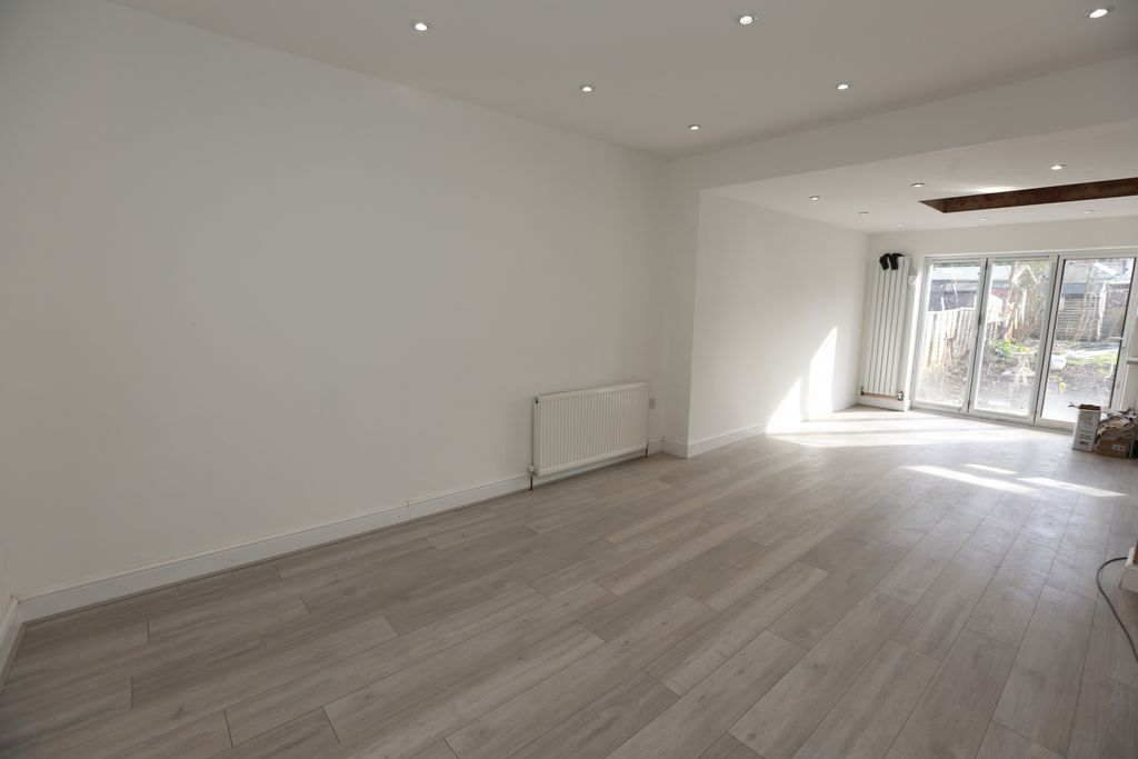 Property photo 2 of 10 Gallery