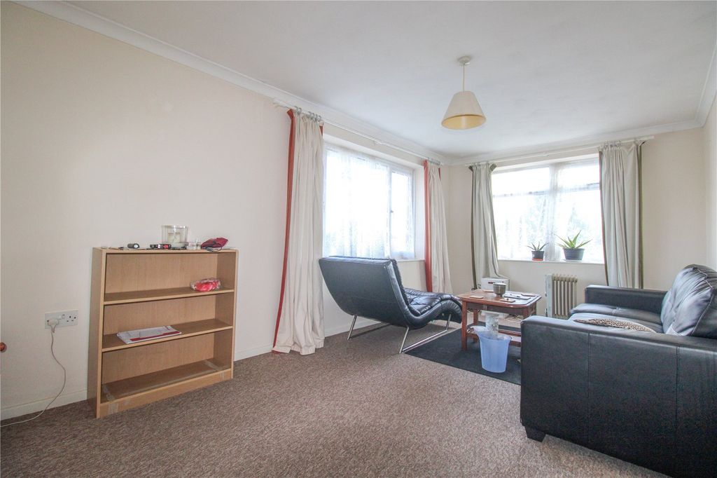 Property photo 2 of 8 Picture No. 06