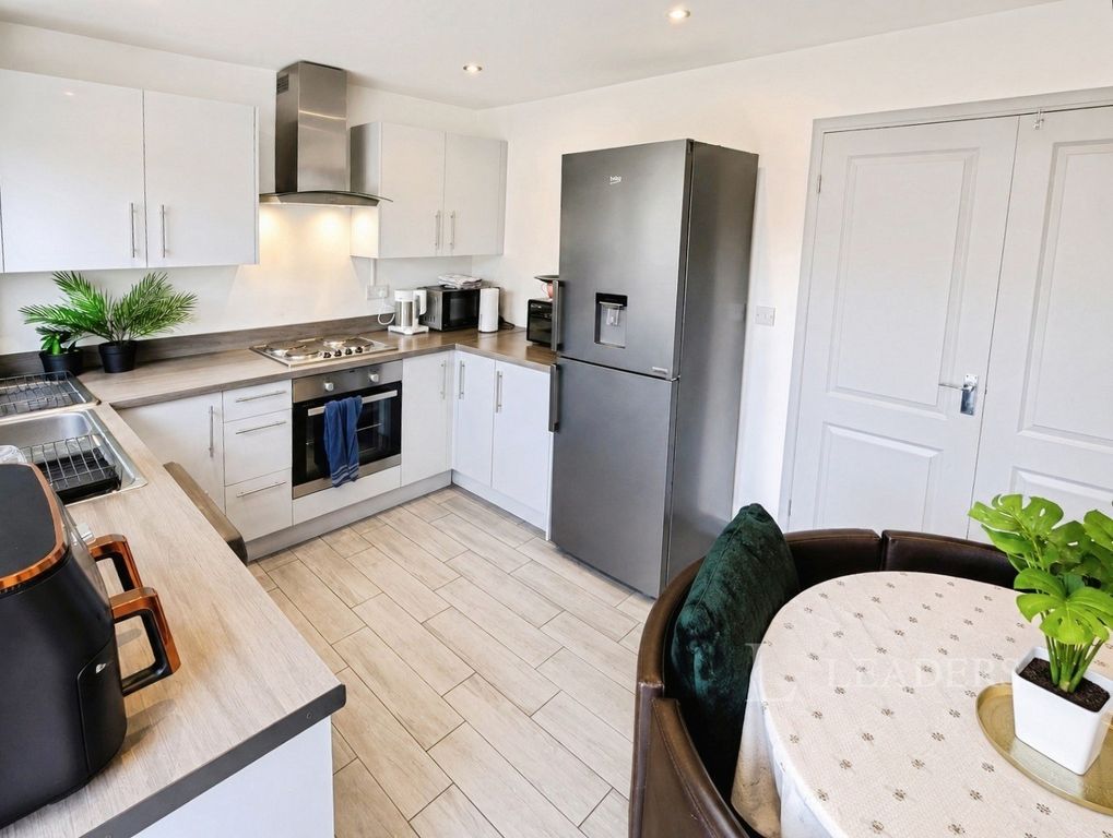 Property photo 3 of 16 Pbox-Img.Png