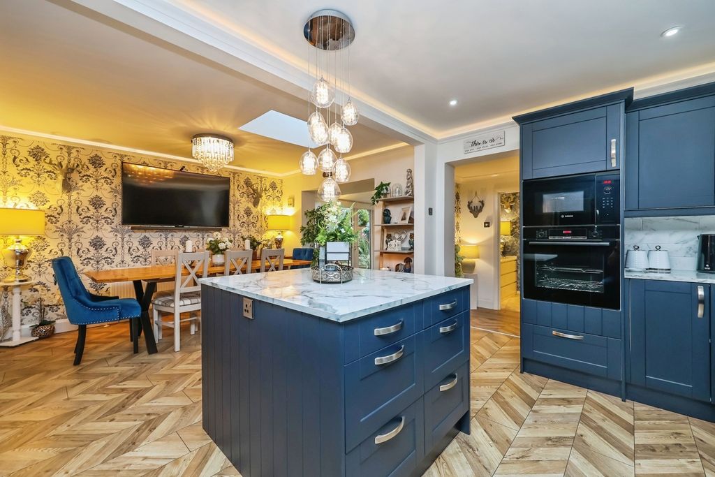 Property photo 2 of 23 Photo